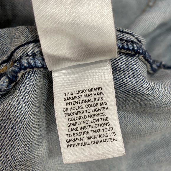 Lucky Brand Classic Jean Jacket in Blue Wash Denim Distressed Style Size Small - Picture 9 of 13